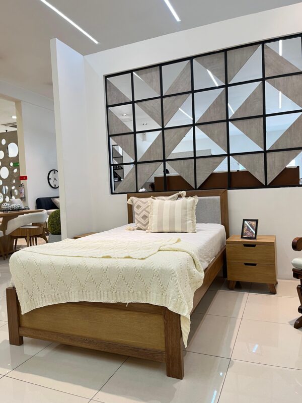 CAMA LATIN
